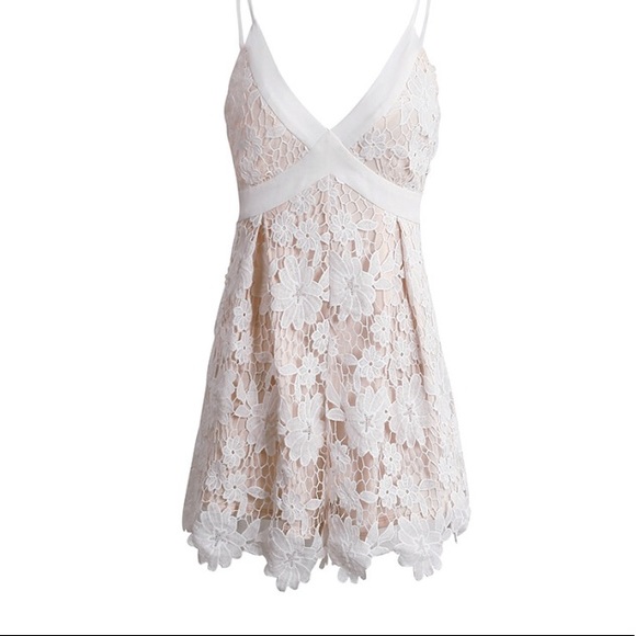 Ivory Lace Floral Romper Playsuit - Picture 5 of 7